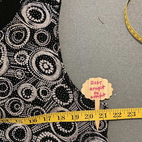 a DRESSing WOMAN 2 piece open 3/4 sleeves with sleeveless inner blouse Size 2X - Picture 10 of 11